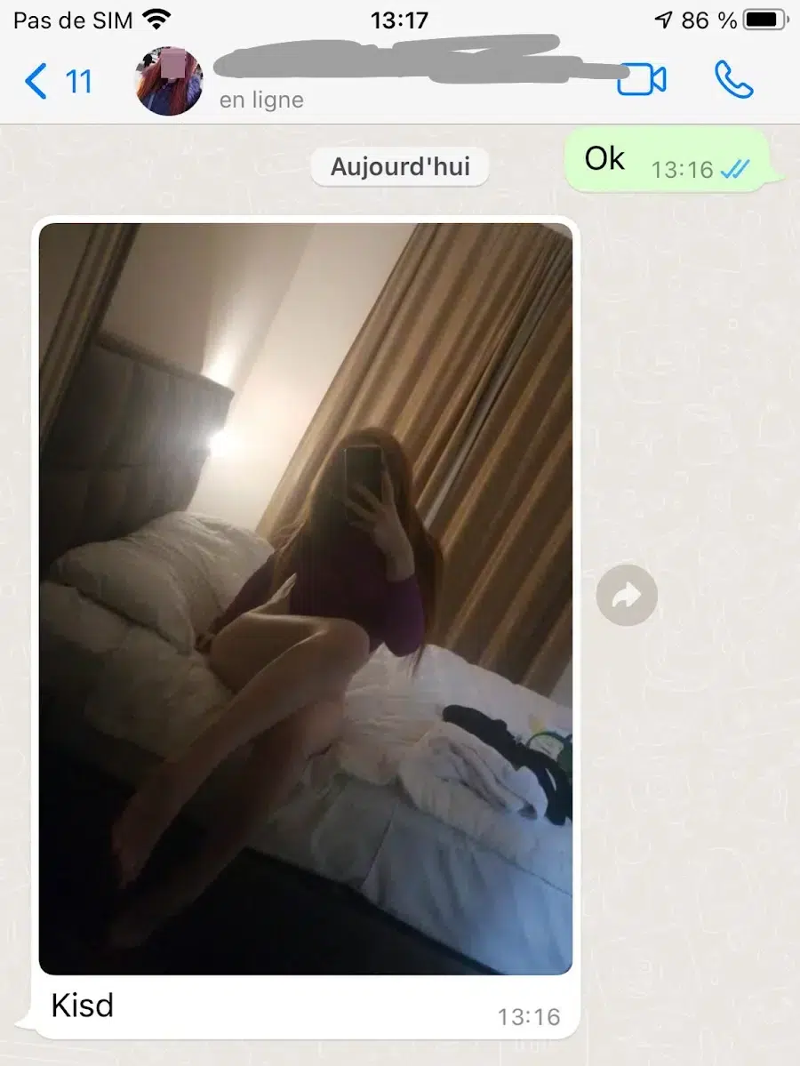 whatsapp message of a woman sending a sexy picture of her body to a guy